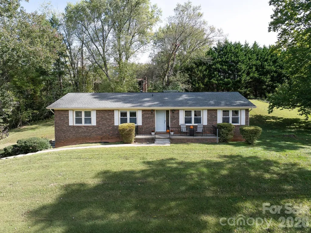 16 Sun Valley Court Alexander NC 28701
