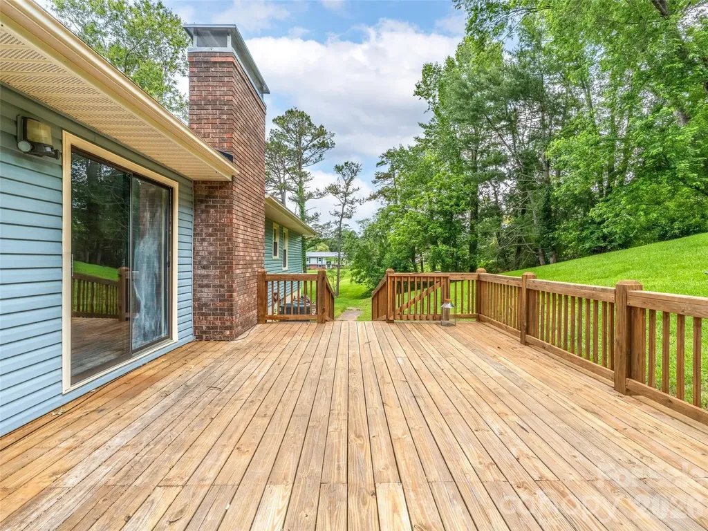 16 Sun Valley Court Alexander NC 28701
