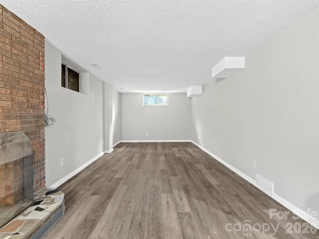 16 Sun Valley Court Alexander NC 28701