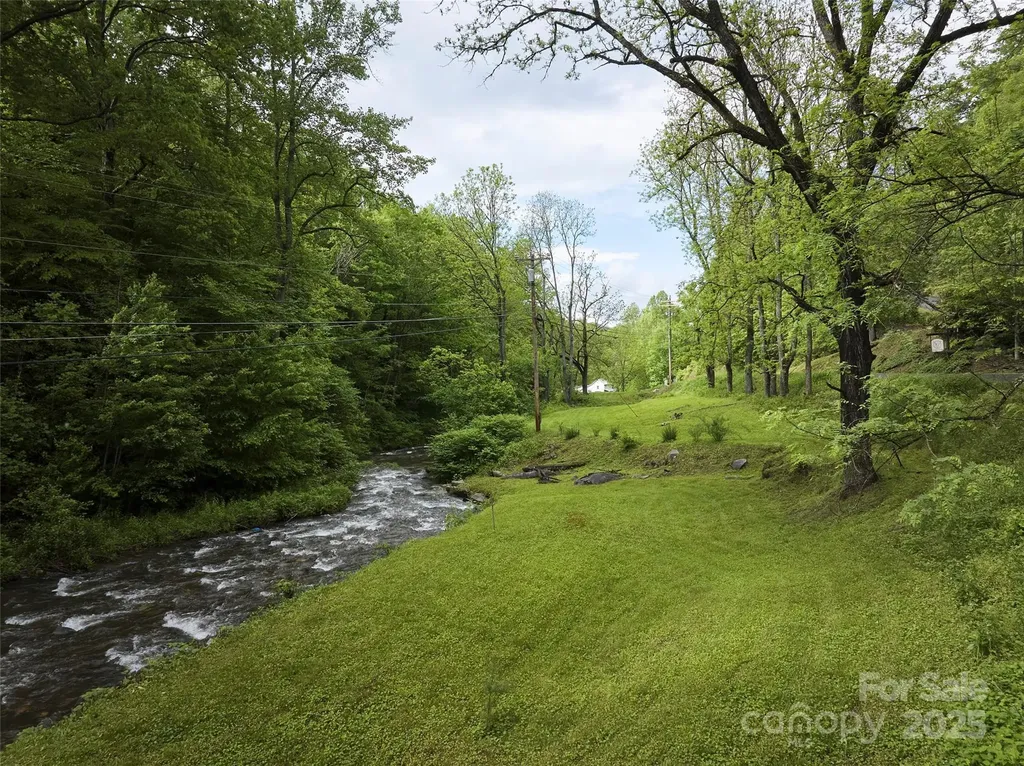 210 Conleys Creek Road Whittier NC 28789