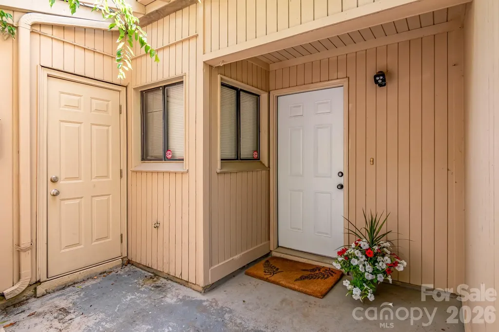 8005 Horse Chestnut Lane Charlotte NC 28277