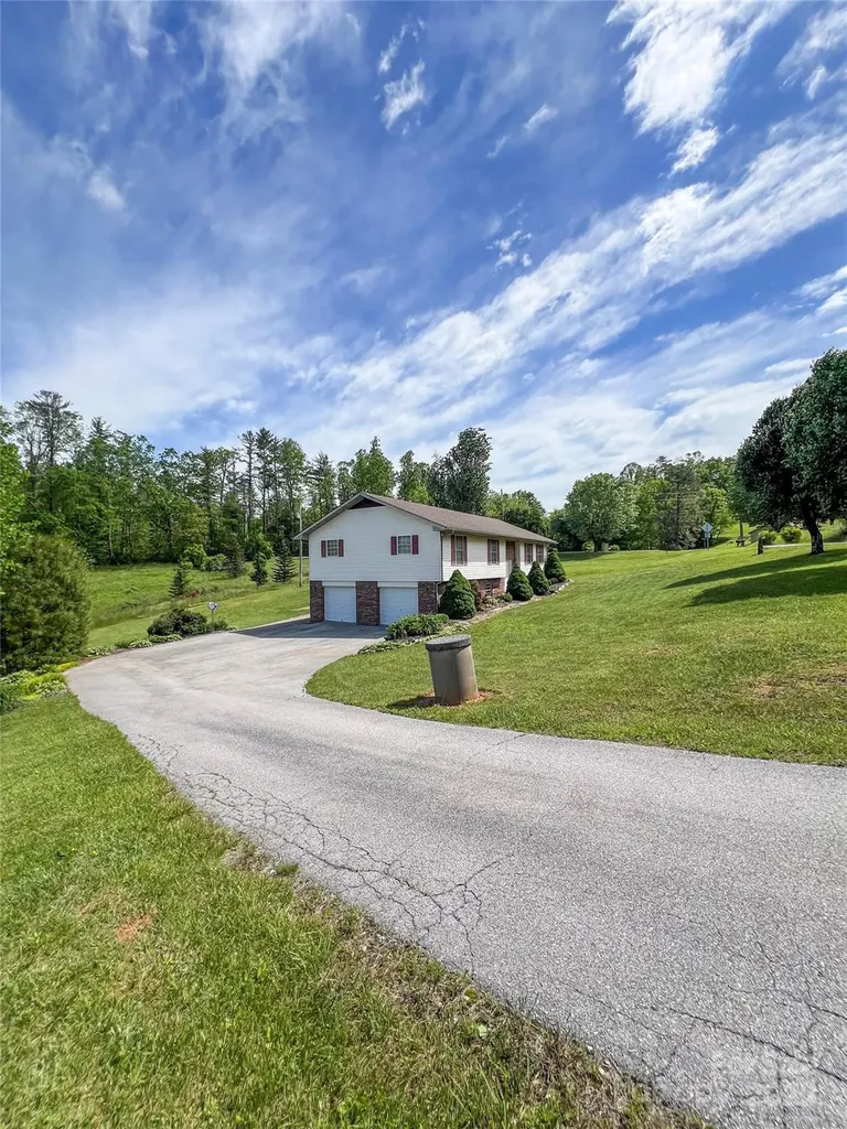 660 Halltown Road Spruce Pine NC 28777