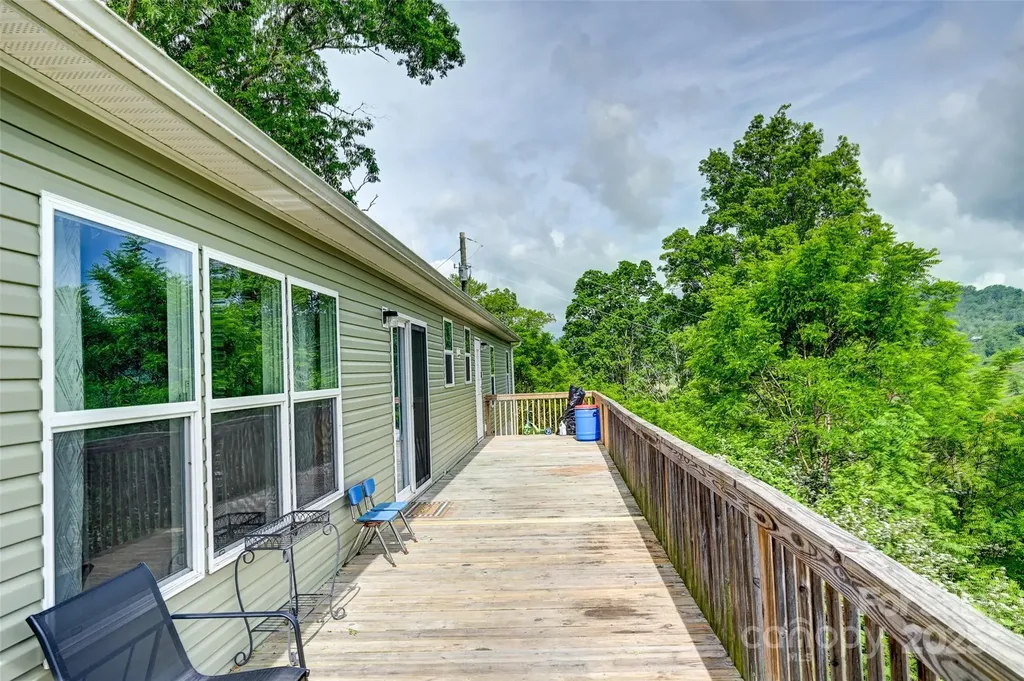 208 Stillwater Springs Road Burnsville NC 28714