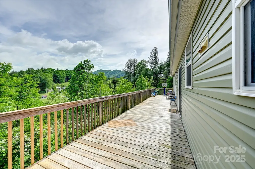 208 Stillwater Springs Road Burnsville NC 28714