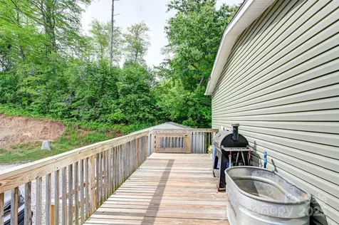 208 Stillwater Springs Road Burnsville NC 28714