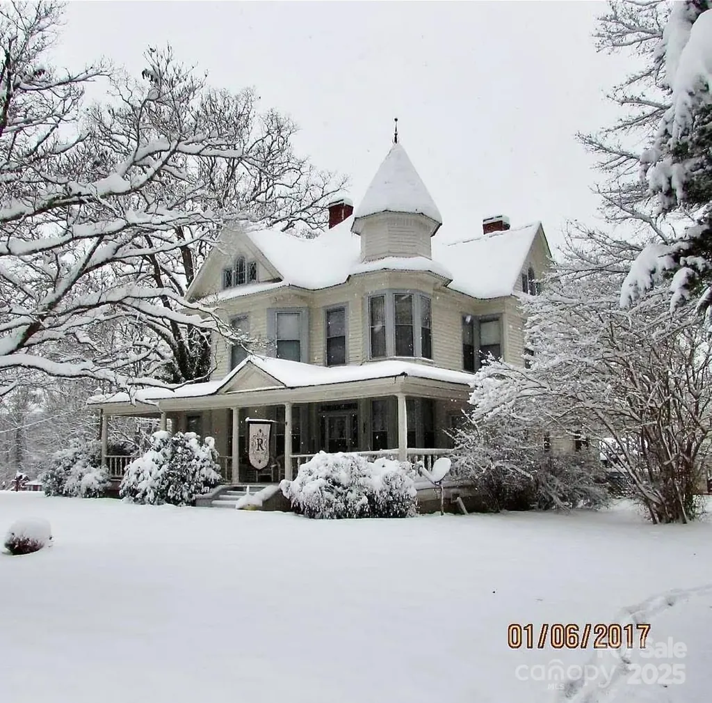 4689 Lakeview Acres Road Valdese NC 28690