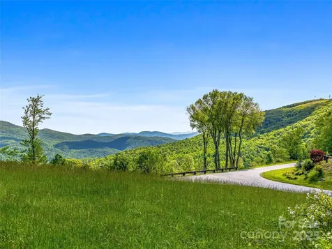 99999 Snow Ridge Drive Hendersonville NC 28792