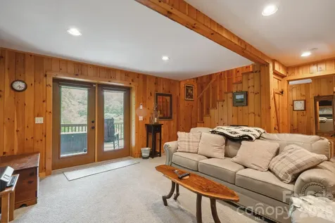 710 River Hills Road Lansing NC 28643