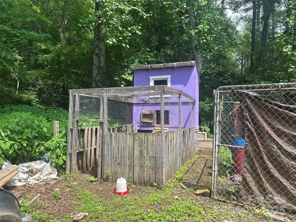 193 Green Cove Road Bakersville NC 28705