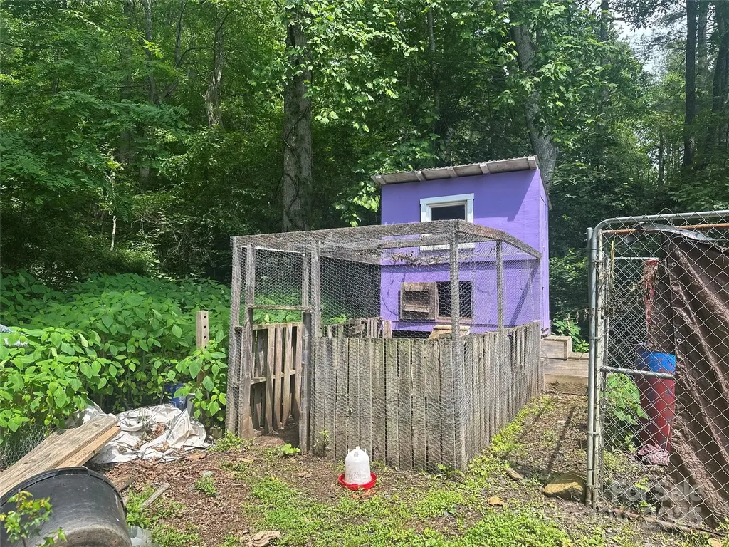 193 Green Cove Road Bakersville NC 28705