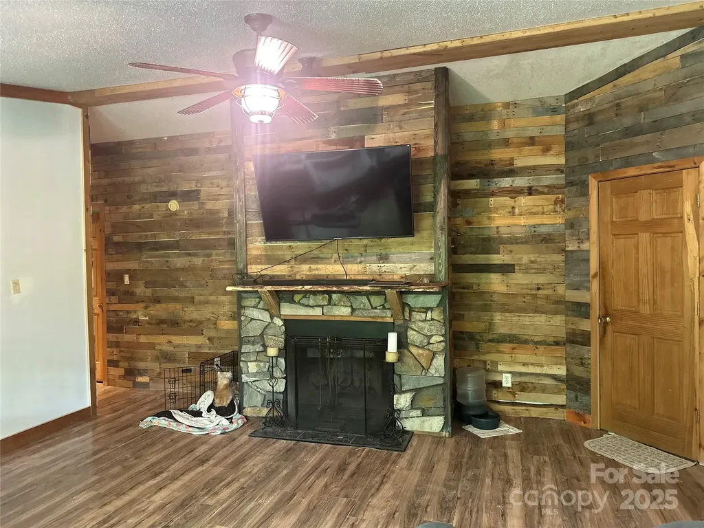 193 Green Cove Road Bakersville NC 28705