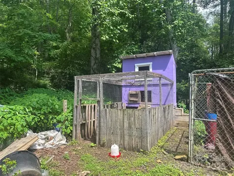 193 Green Cove Road Bakersville NC 28705