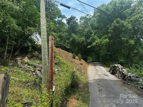 193 Green Cove Road Bakersville NC 28705