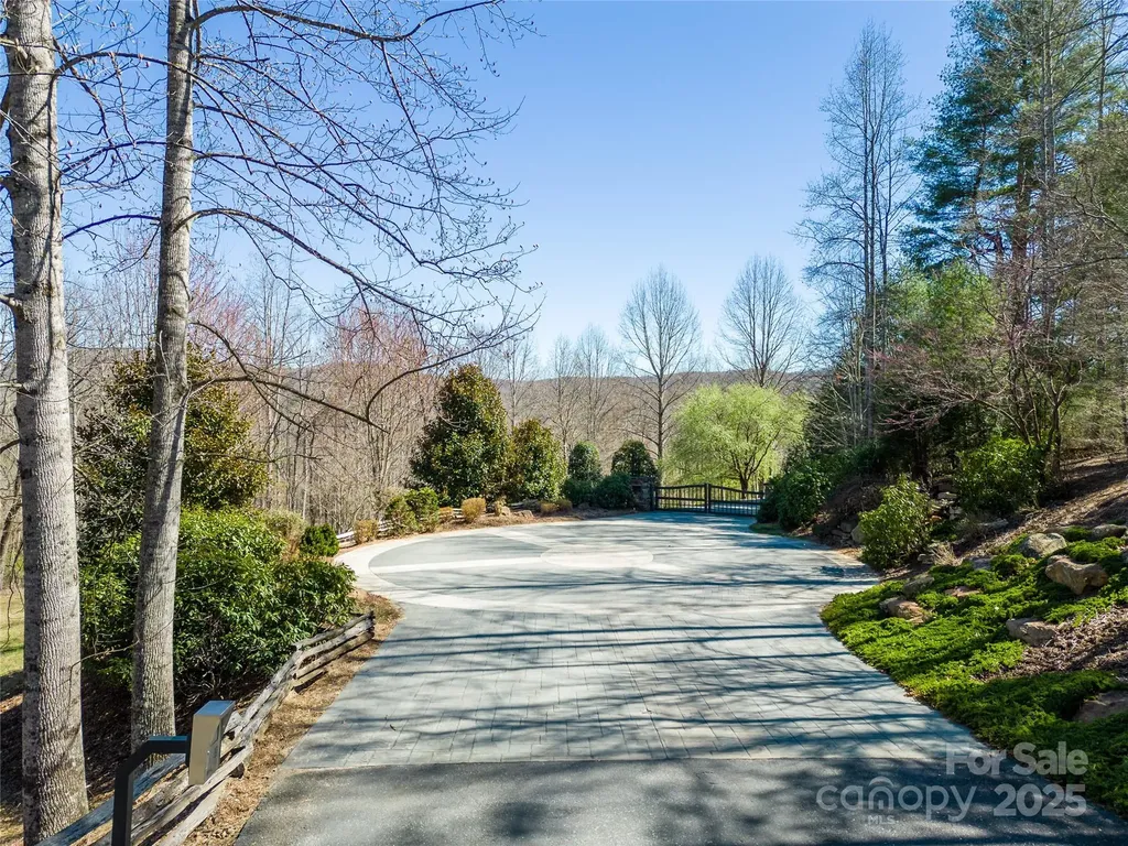 132 Overlook Park Drive Hendersonville NC 28792