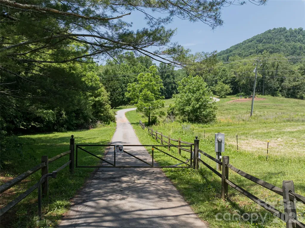 173 Avery Creek Road Arden NC 28704