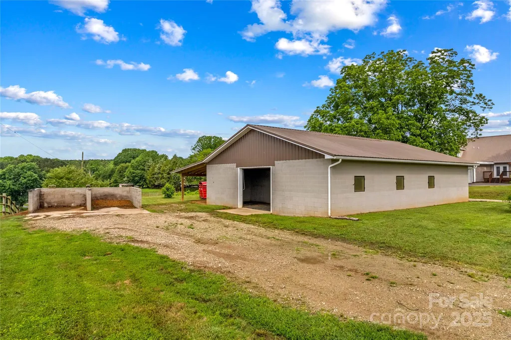 296 Hicks Creek Road Troutman NC 28166