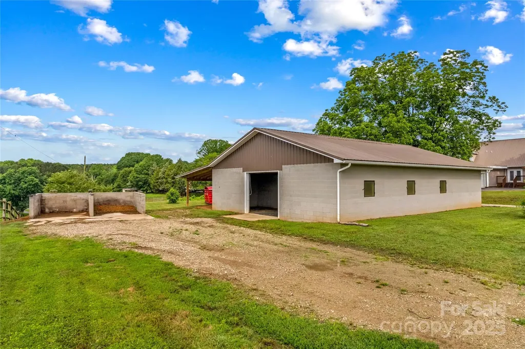 296 Hicks Creek Road Troutman NC 28166