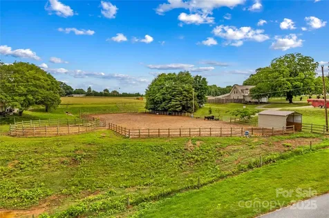 296 Hicks Creek Road Troutman NC 28166