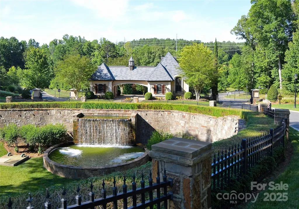 5128 Watermead Lane Belmont NC 28012
