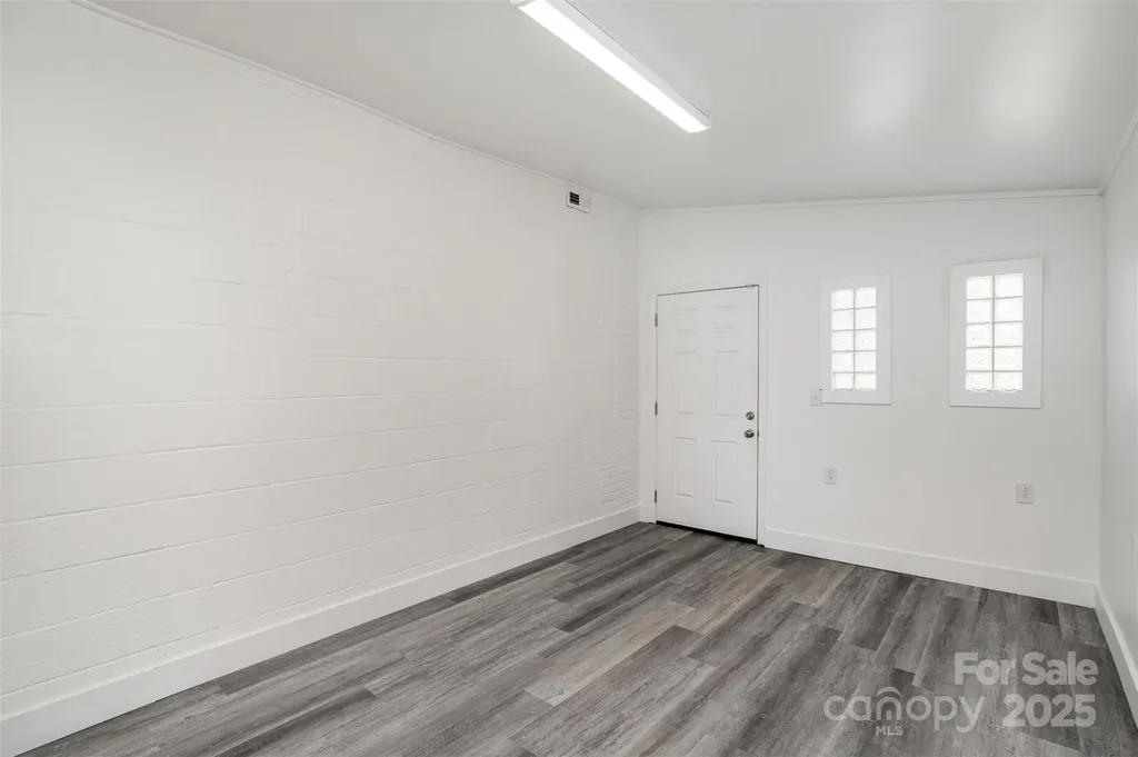 1911 E Ozark Avenue Gastonia NC 28054