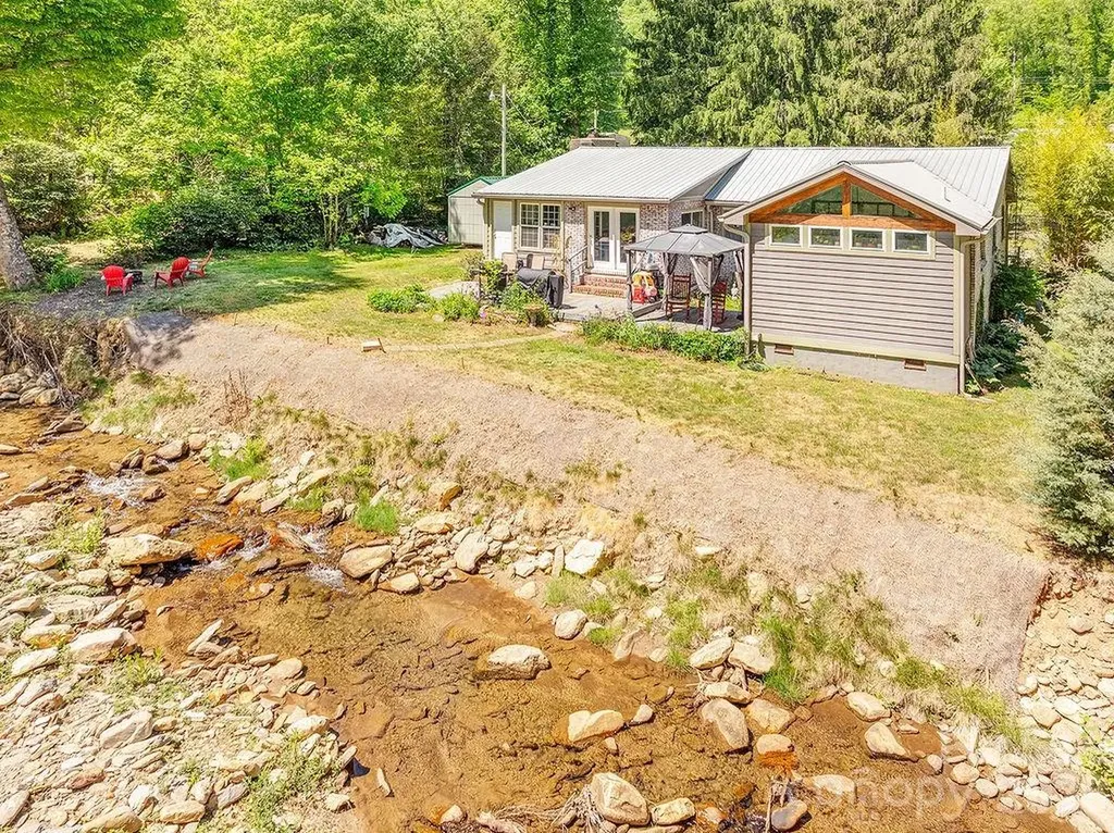 2143 Pisgah Highway Candler NC 28715