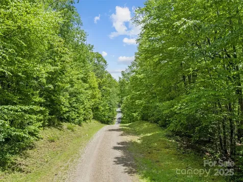 000 N Ridge Runner Road Burnsville NC 28714