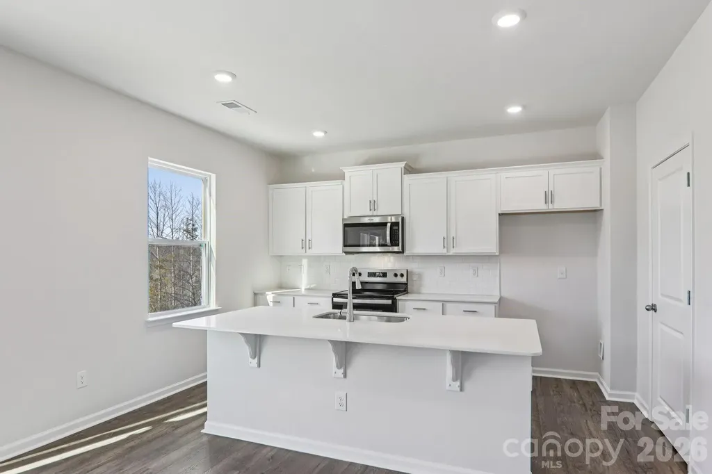 827 Adelston Lane Asheville NC 28804