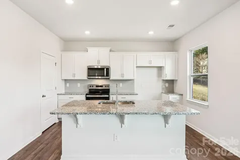 831 Adelston Lane Asheville NC 28804