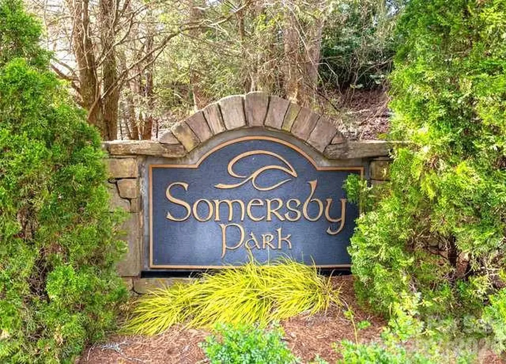9999 Red Bud Lane Laurel Park NC 28739