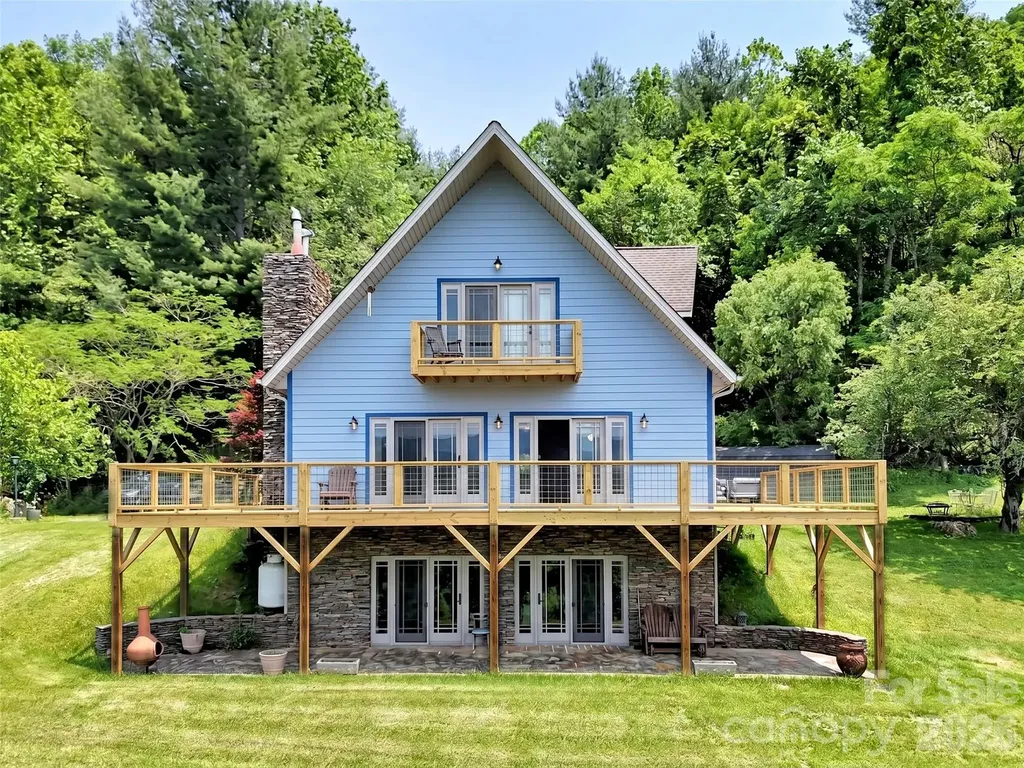 1592 Piney Hill Road Burnsville NC 28714