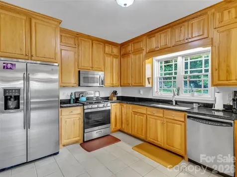 1592 Piney Hill Road Burnsville NC 28714