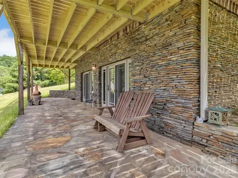 1592 Piney Hill Road Burnsville NC 28714