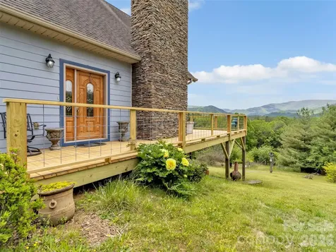 1592 Piney Hill Road Burnsville NC 28714