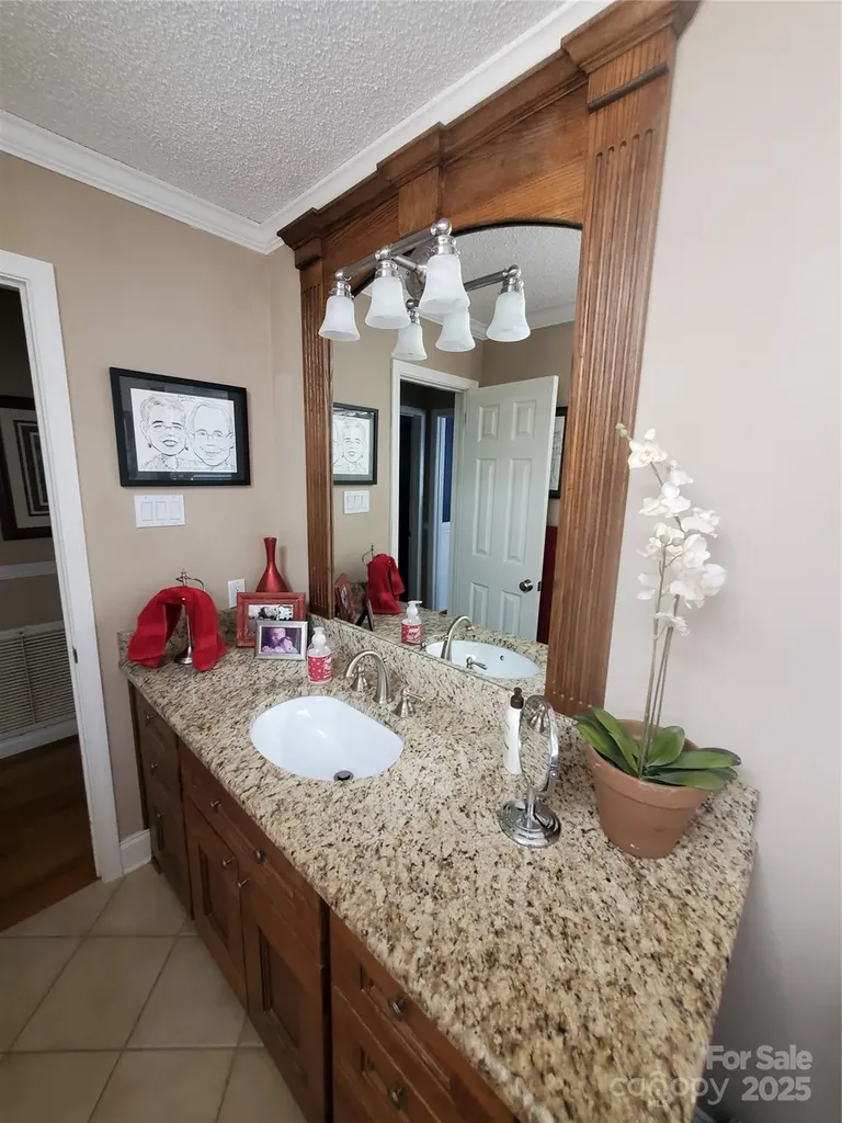 2104 Farmbrook Drive Statesville NC 28625