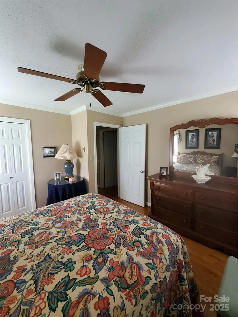2104 Farmbrook Drive Statesville NC 28625