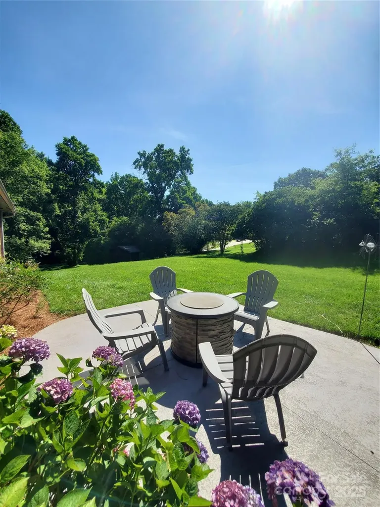 2104 Farmbrook Drive Statesville NC 28625