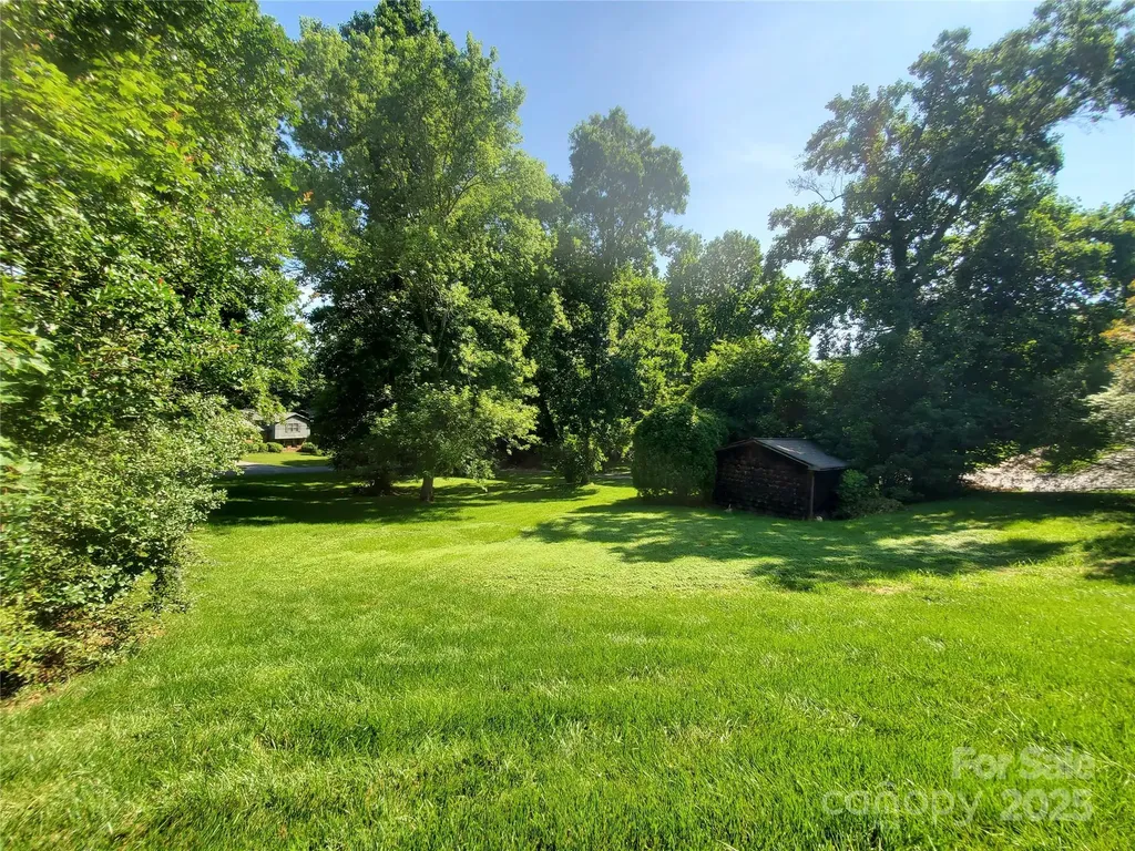 2104 Farmbrook Drive Statesville NC 28625
