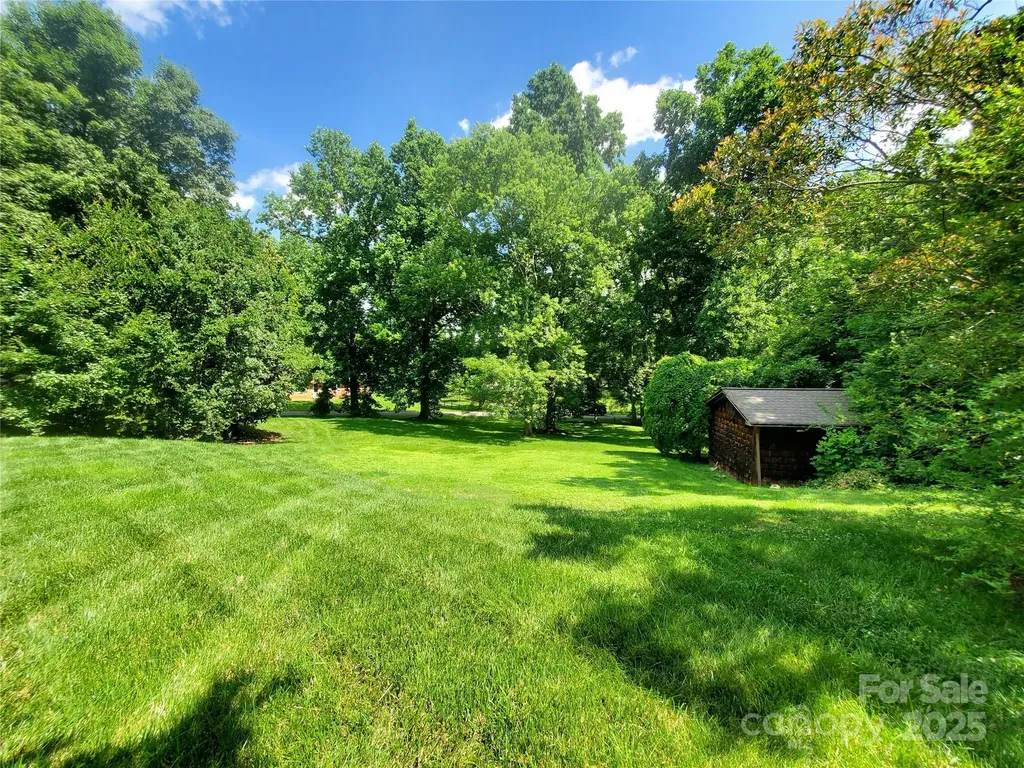 2104 Farmbrook Drive Statesville NC 28625