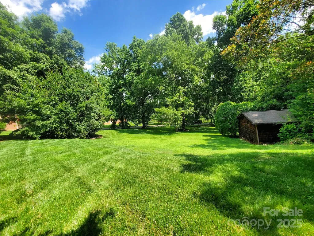 2104 Farmbrook Drive Statesville NC 28625