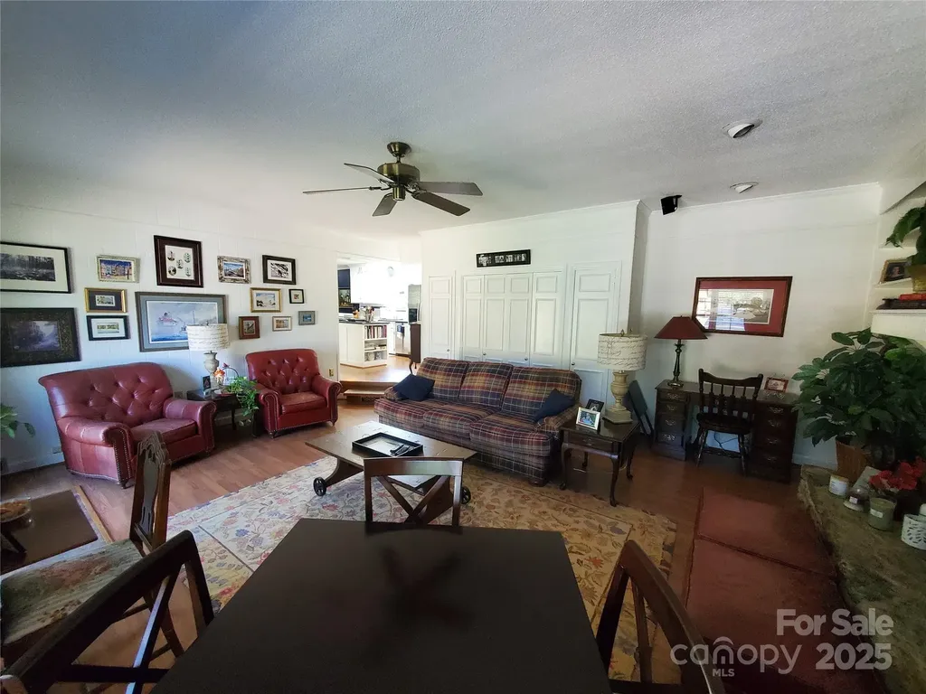 2104 Farmbrook Drive Statesville NC 28625