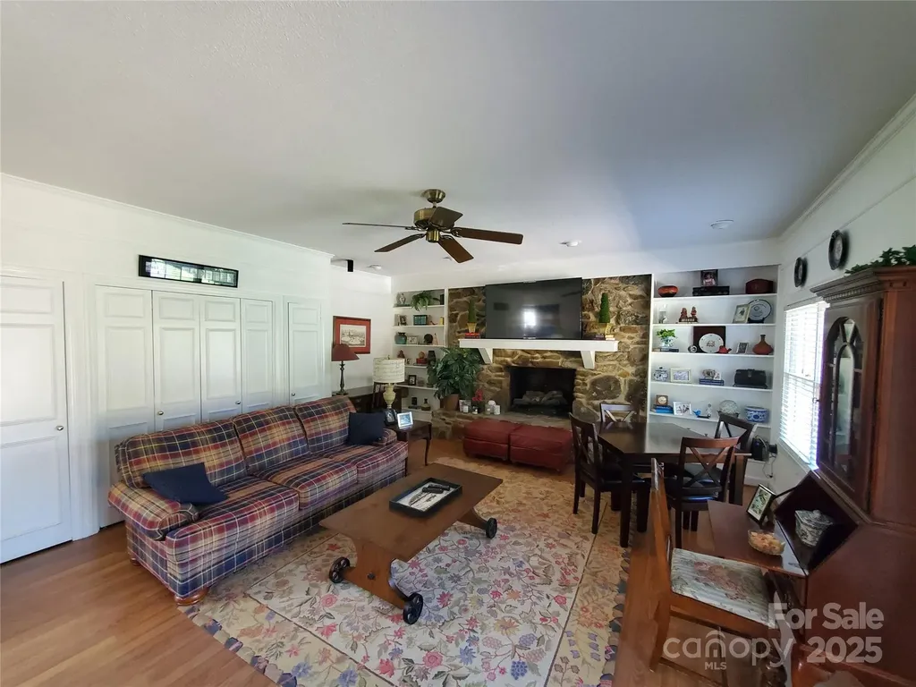 2104 Farmbrook Drive Statesville NC 28625