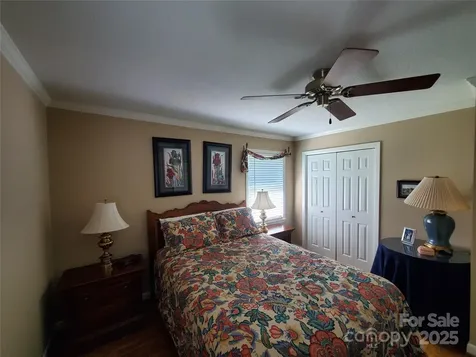2104 Farmbrook Drive Statesville NC 28625