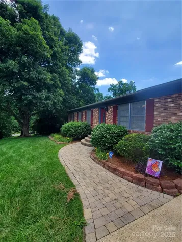 2104 Farmbrook Drive Statesville NC 28625
