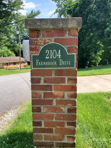 2104 Farmbrook Drive Statesville NC 28625