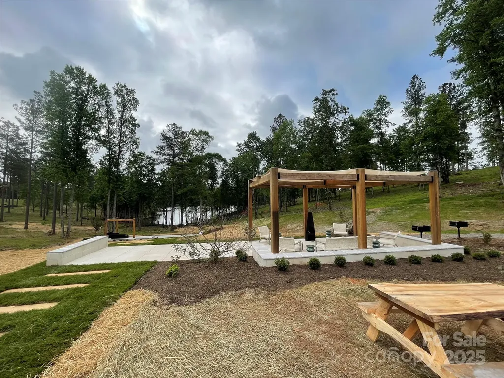 2157 Castle Peak Mountain Connelly Springs NC 28612