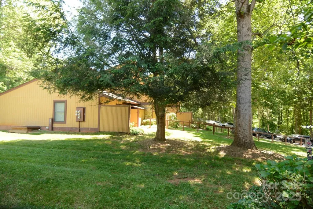 141 Colony Drive Arden NC 28704