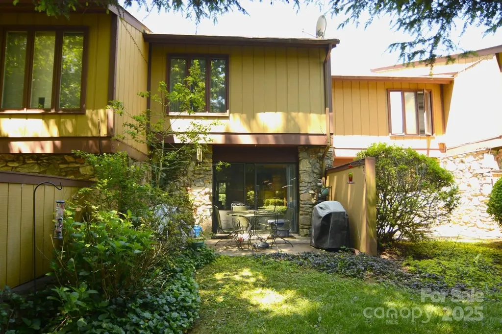 141 Colony Drive Arden NC 28704