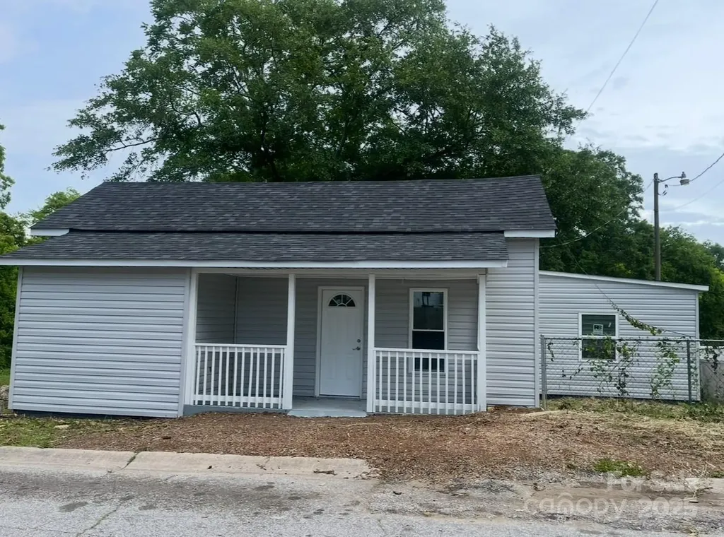 39 E White Street Chester SC 29706