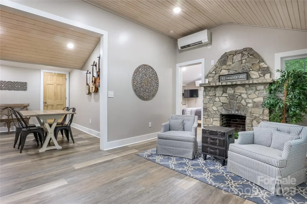 22 Moore Circle Black Mountain NC 28711