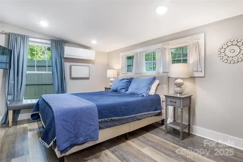 22 Moore Circle Black Mountain NC 28711